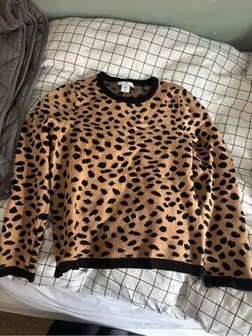 Leopard Print Crewneck Sweater - Black & Camel